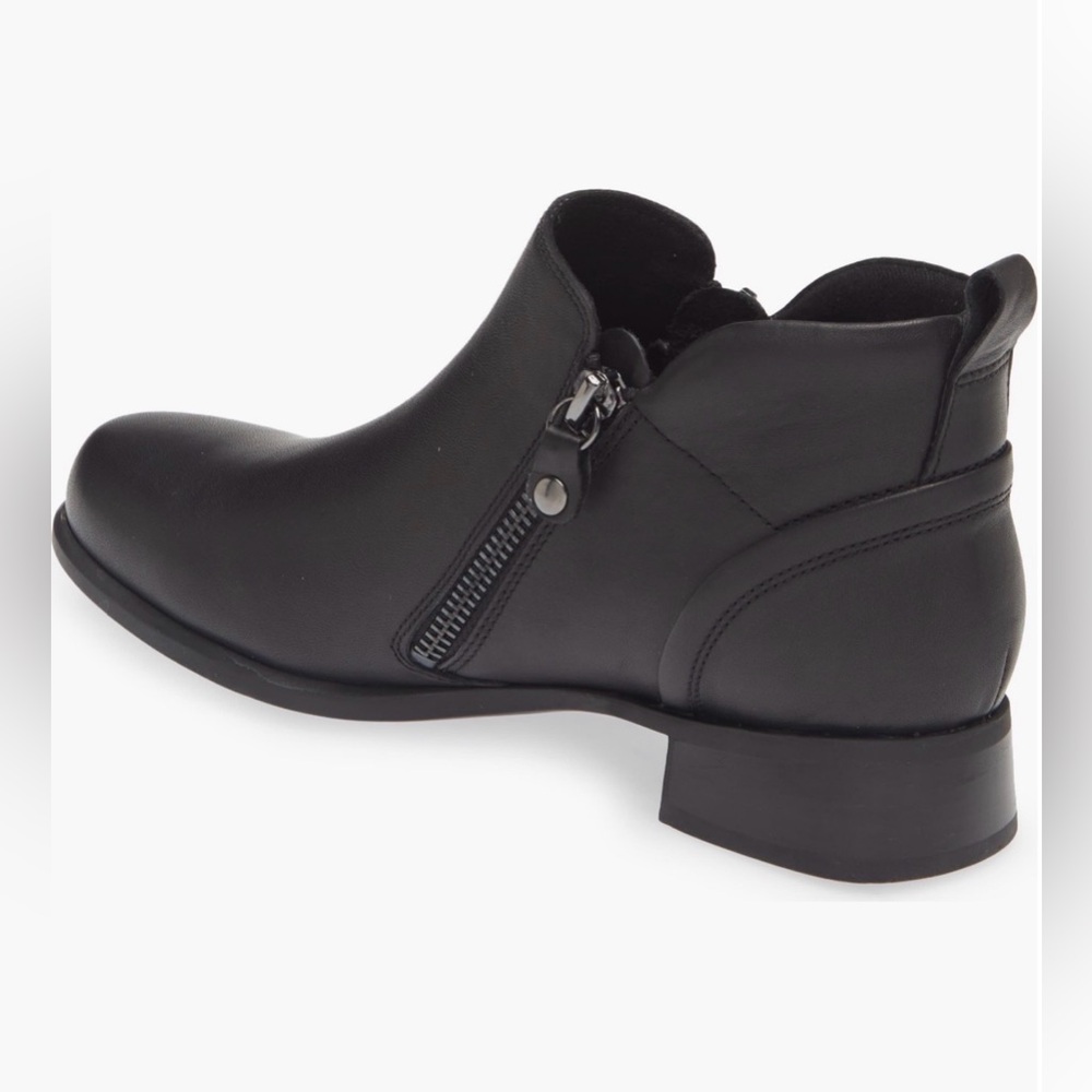Munro Neko Zip Booties Black Leather Size 8.5 Comfort Arch Support EUC - Picture 3 of 7